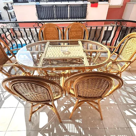 Apartmán Large Sunny With Swimming Pool, 300 Meters From The Sea *