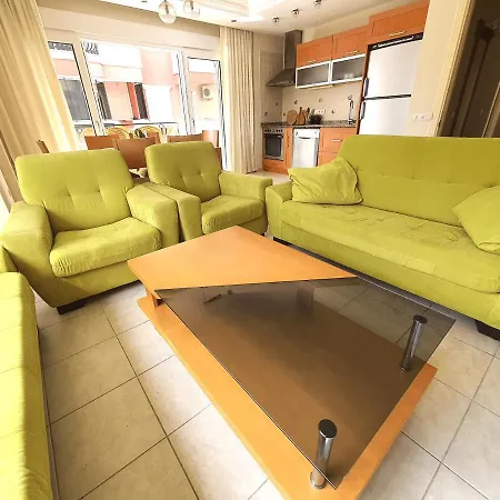 Large Sunny With Swimming Pool, 300 Meters From The Sea شقة *